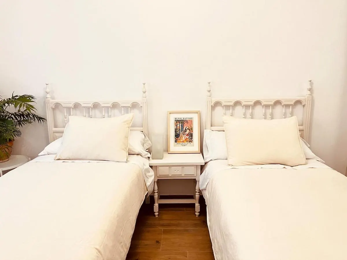 Vivienda Junto A La Feria De Sevilla España